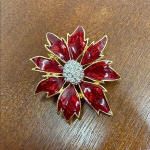 Vintage Gold Tone Red Enamel Rhinestone Poinsettia brooch